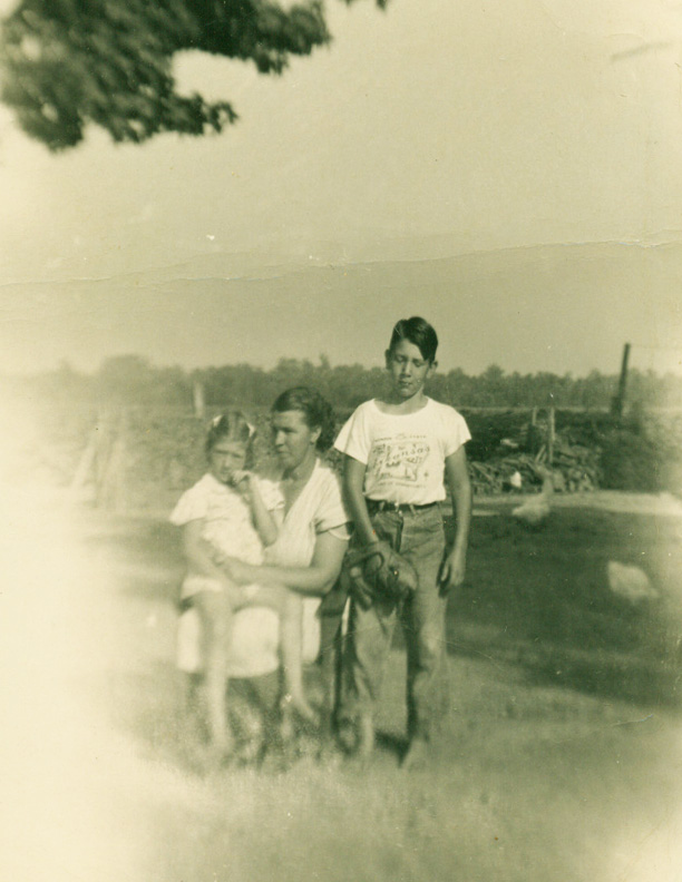 Sis, Mom and me about 1949