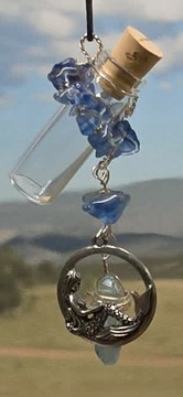 Blue Glass stonewrap aromanecklace