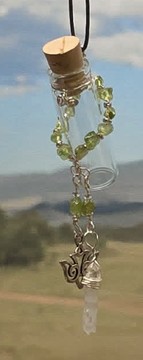 Peridot stonewrap aromanecklace